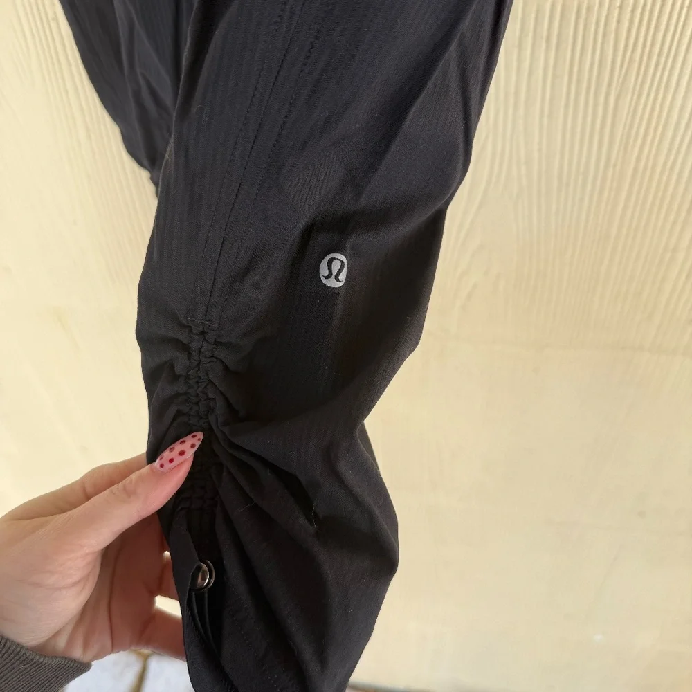 Lululemon Dance Studio Mid-Rise Joggers - Black - Size 4 - Picture 2 of 3